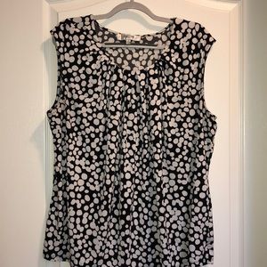 Black and off white sleeveless blouse, 2x
